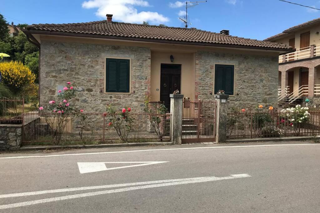Villetta Indipendente Con Giardino Campiglia d'Orcia Exterior photo
